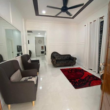 Adda Guest House コタバル エクステリア 写真